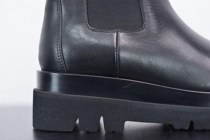 Bo*te*ga ve*ne*ta chelsea tire leather high boot